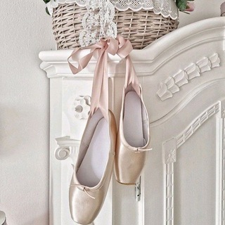 𓊔 ೀ 𝓓aily : 𝒮weet ballerina (&) 𝓚nown ℳillionaire 𝒞harm >____0
