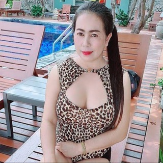 สาวใหญ่ทางบ้าน.